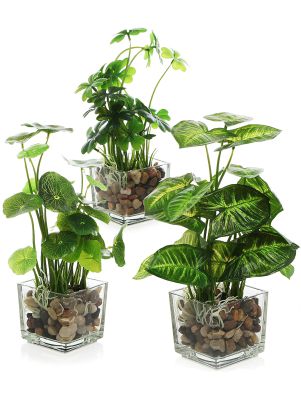 Plantas artificiales con macetas para decorar