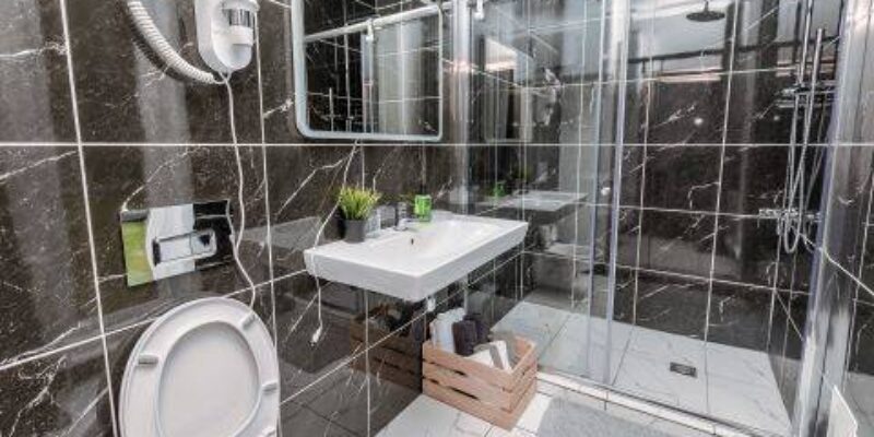 Top 7 mejores formas de limpiar tu baño con vinagre